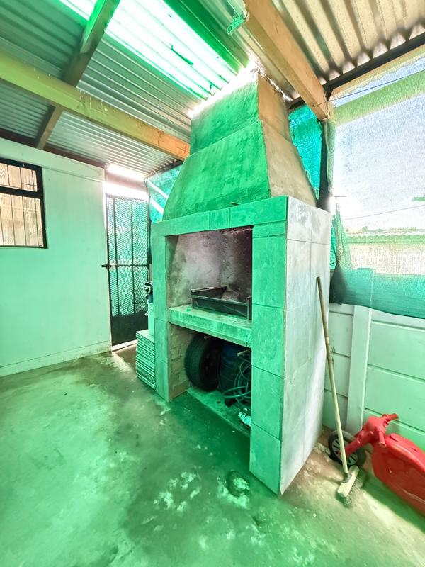 2 Bedroom Property for Sale in West Bank Western Cape